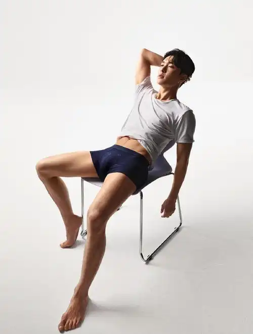 ck全球代言人#张艺兴超话200915@calvinklein官网更新高清大图 11p 图