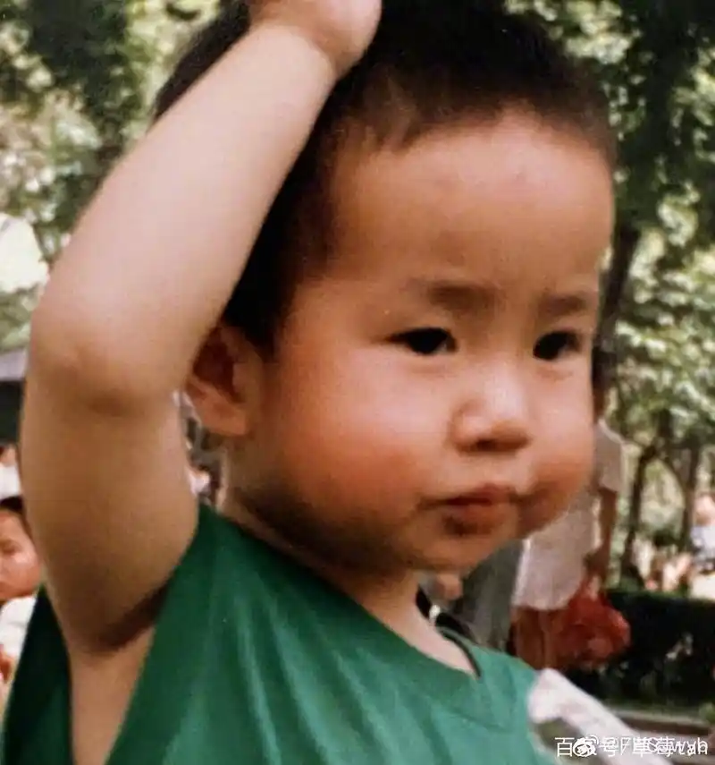 儿童节王一博童年照曝光!网友:可爱得不像话!