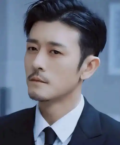 干妈是导演,联手都捧不红的他,在43岁靠背影火了_林雨申_资源_杨雨辰