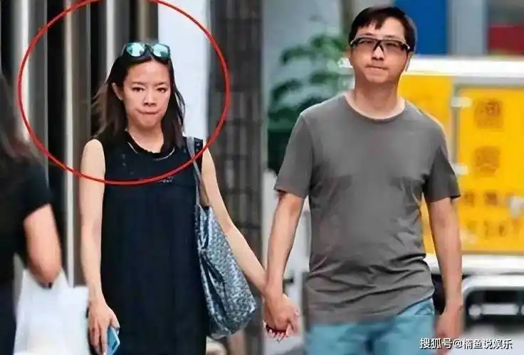 原创庾澄庆全家参加哈利毕业典礼现任妻子气质非凡前妻伊能静缺席