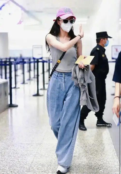 午间话题##女明星夏日穿搭教科书