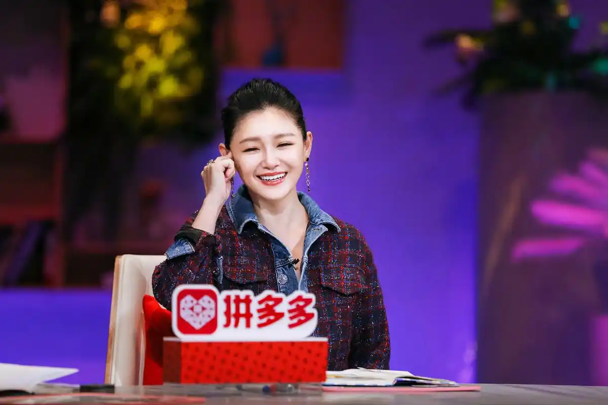 大s保养得宜 43岁依旧少女感,对比当年一点都不输