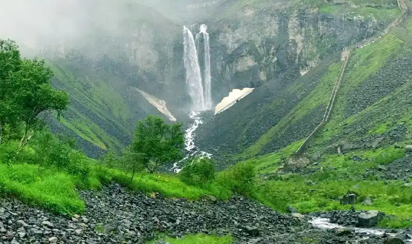 长白山中国最佳避暑胜地北坡天池瀑布充满冰岛风内附2019长白山旅游