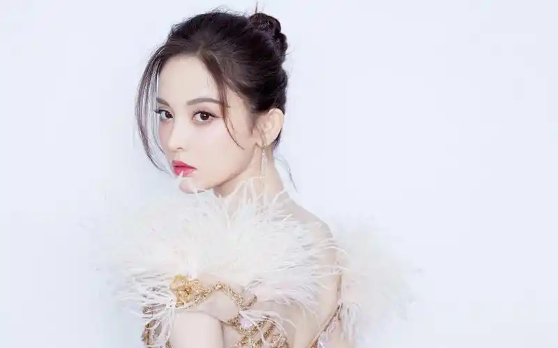 古力娜扎性感柔美写真桌面壁纸