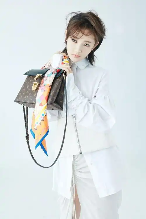 李一桐,1990年9月6日出生于山东济南,中国内地女演员,毕业于北京舞蹈