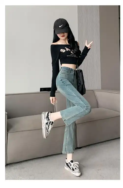 显高显瘦显腿长今年流行的微喇牛仔裤女高腰九分小个子开叉喇叭裤