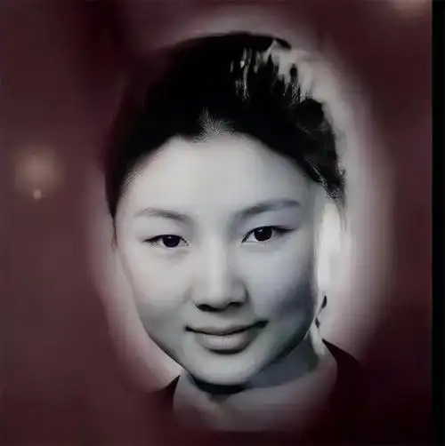 著名演员吕中:嫁给小学同窗恩爱53年,73岁成影后,如今幸福美满