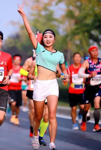 2019郑州国际马拉松跑友精彩瞬间