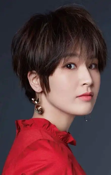 有没有特别喜欢的女星短发照片?