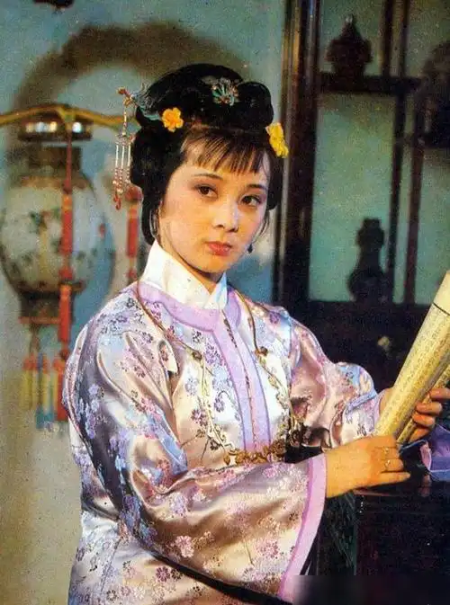 两版电视剧红楼梦人物剧照对比你心中觉得哪一部更经典