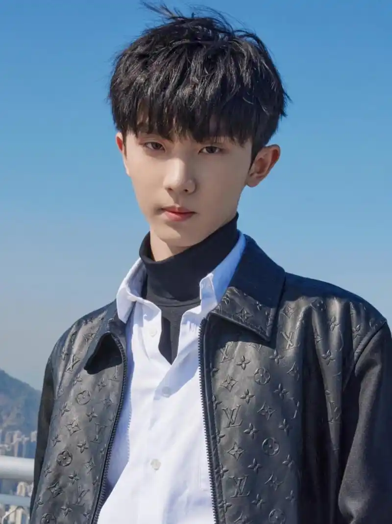 还有更多马嘉祺的美图,宝