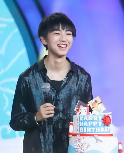 王俊凯# 160921 王俊凯17岁生日会