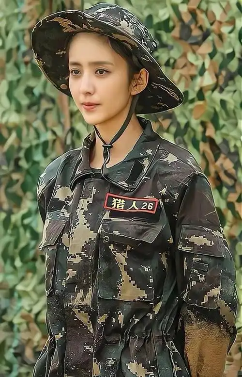 佟丽娅军装照
