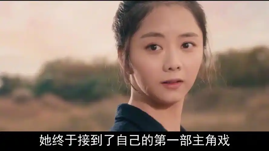 谭松韵有多善良,因刘昊然被批评忍气吞声,失去母亲被喷也不反驳