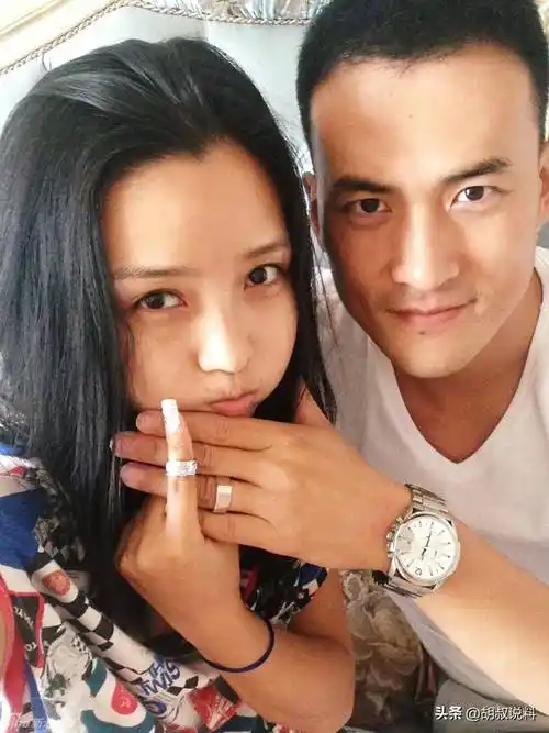 释小龙和何洁分手13年后一人身家过亿另一人如今怎样