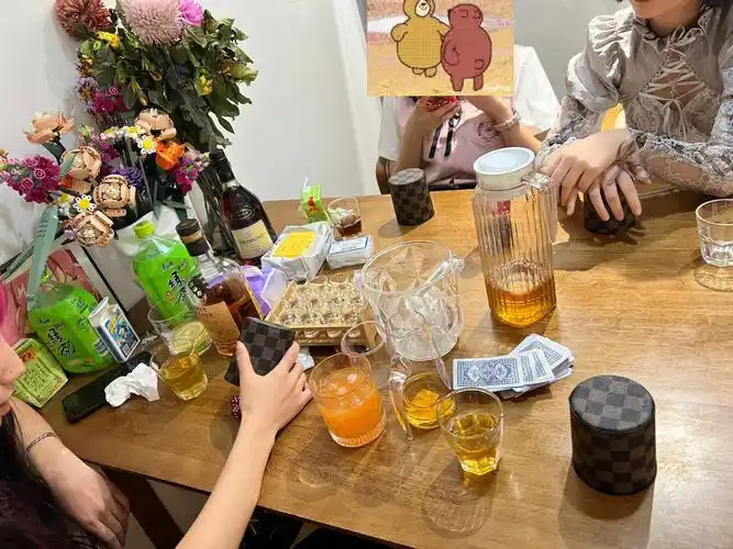 五一和舍友一起在家里吃饭喝酒太幸福啦