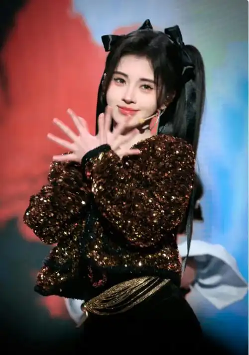 30岁的鞠婧祎我很满意我自己