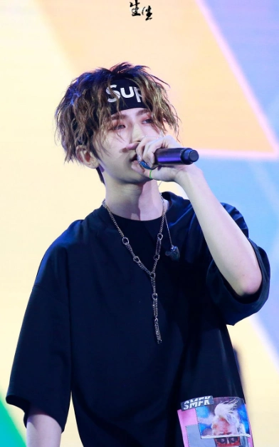 蔡徐坤的粉丝ikun喝醉以后私信爱豆,今天开心吗?金海是你的