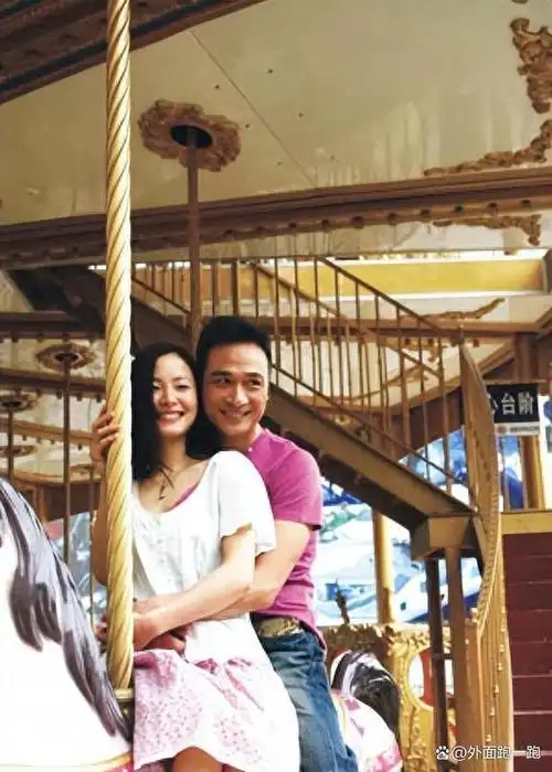 江一燕搂的不是吴镇宇,而是整个娱乐圈的丑陋,他们是什么关系?