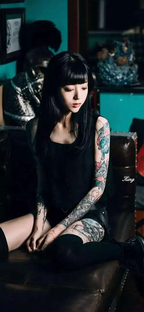 和服美女露肩背部纹身4k手机壁纸竖屏美女全面屏