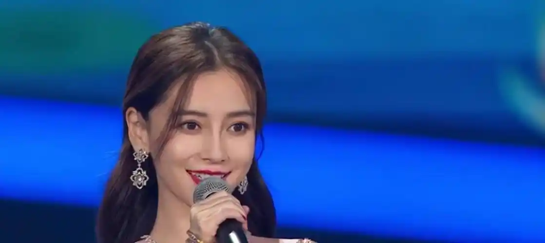 杨颖张天爱同框,但在"照妖镜"下的颜值没看错吧_电视_李沁_李易峰