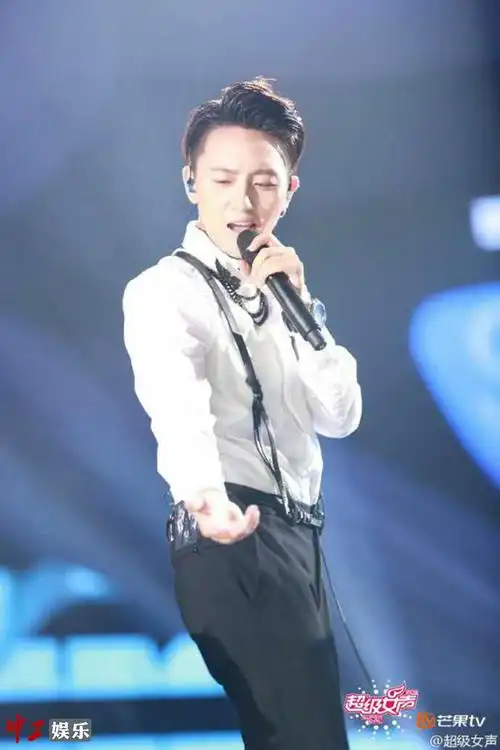 超女张晓钰挺进总决赛回应中性风做自己最舒服