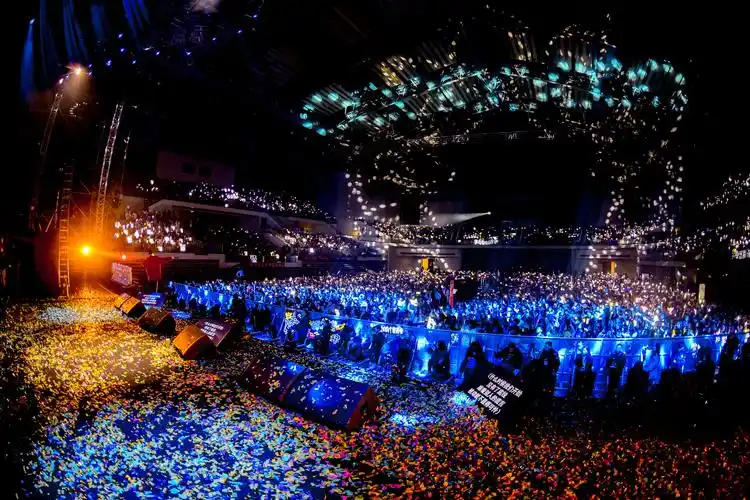 参与执行,该团队涉足行业多年,落地执行过多种不同类型的音乐现场演出