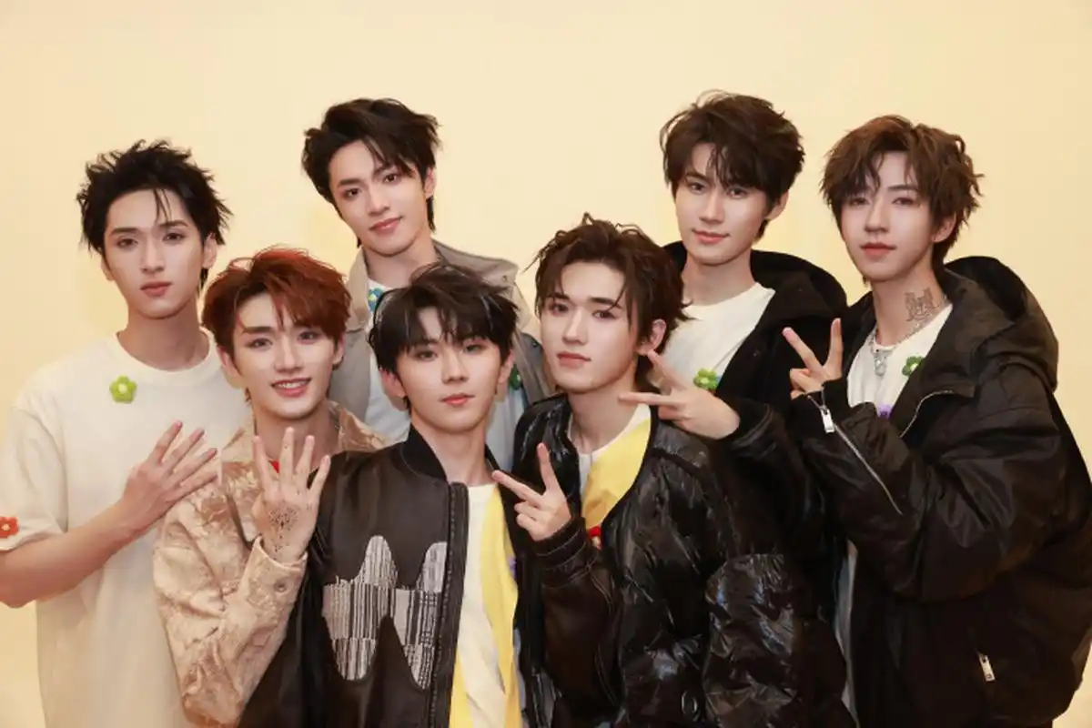 时代少年团叁重楼暨出道四周年演唱会— 第二场·团体舞台 —缤纷色彩