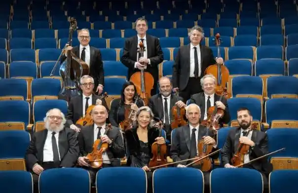 恐龙世界亲子剧意大利合奏团来疯大咖秀本周演出