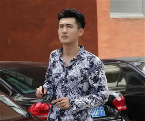 图王博电视剧家庭秘密实力出演啃老族