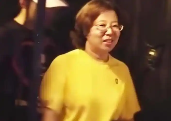 如今,胡中惠前往美国,享受着自己打拼的成果.