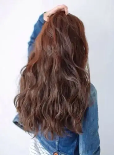 卷梨花烫发型图片 女生时尚流行长发打造