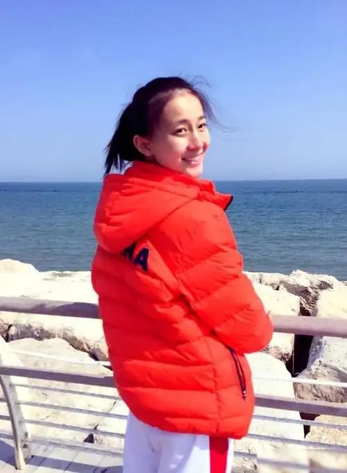 体操女神张豆豆晒美拍,身材紧致傲人,气质不俗,小仙女气十足