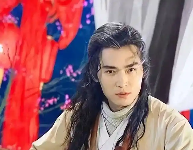 被焦恩俊的老年状态给惊艳到:56岁风度翩翩,不愧是古装第一美男_五官