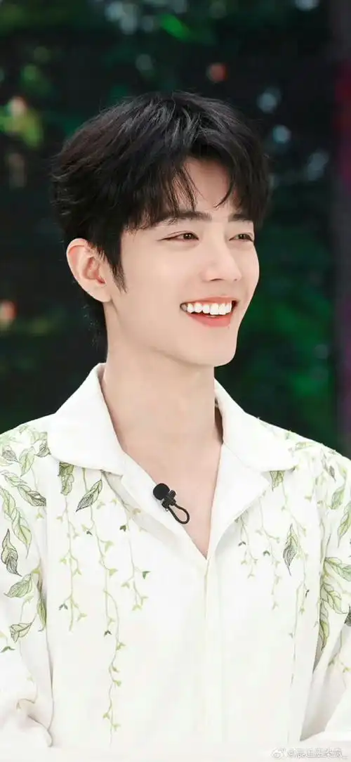 直播造型#xz#肖战#    我的白马王子,他像是美神的化身,清纯而优雅,让