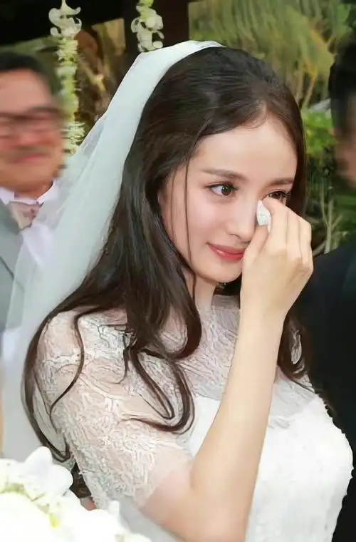 杨幂的这组婚纱照让我相信:她当时真的嫁给了爱情!当时她真美!