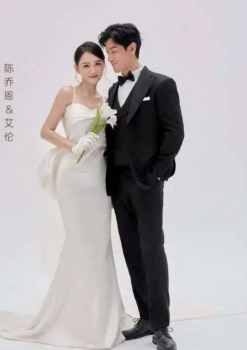 陈乔恩韩国被偶遇,只顾玩手机享受老公照顾,alan表情冷若冰霜