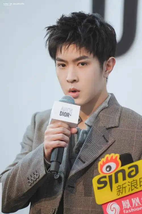 马伯骞超话#骞言千语#383837373635 上海《迪奥与艺术》