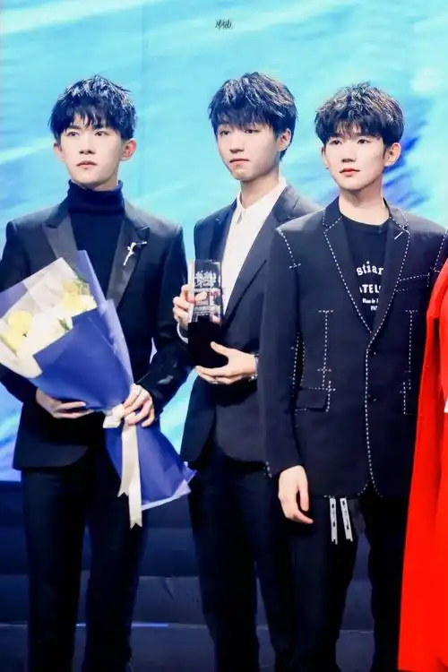 tfboys三小只又把衣服混着穿了