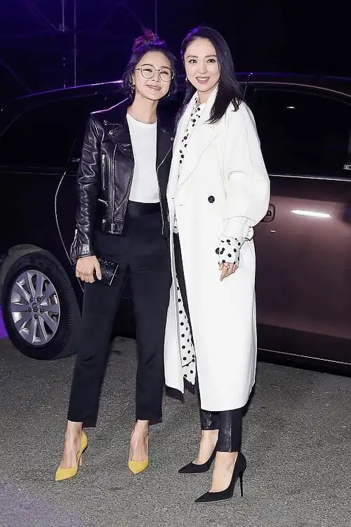 董璇和关悦虽然都年过40可穿搭却丝毫不输年轻人黑白配太霸气