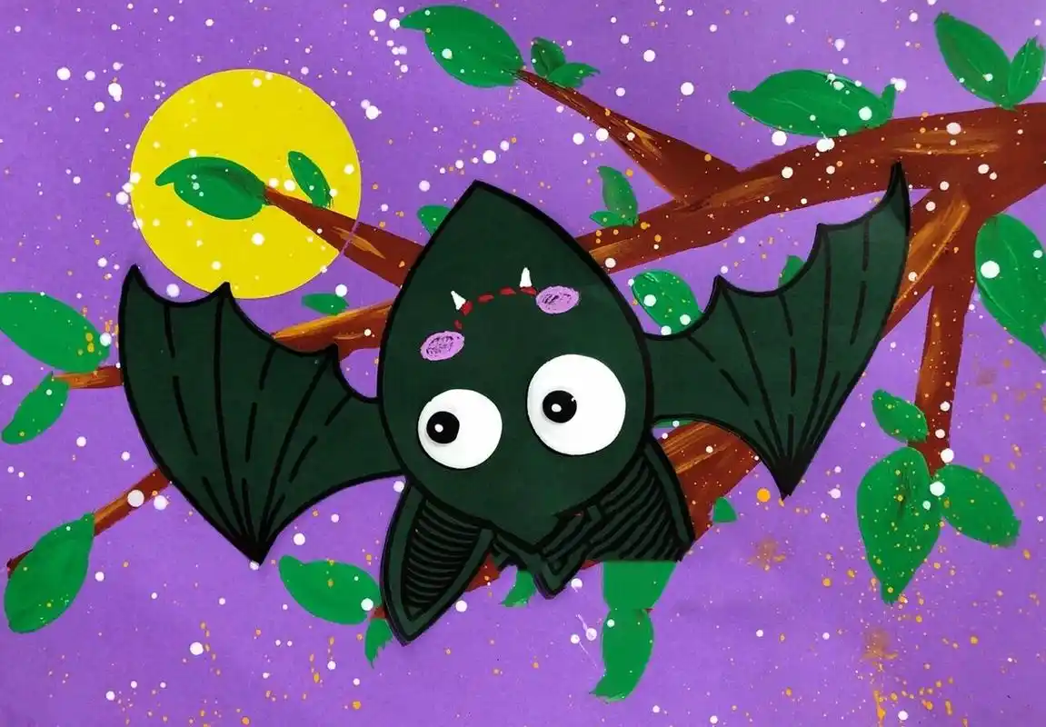 儿童创意画——《可爱小蝙蝠》(含步骤) 【情景描述】 夜晚静悄悄的