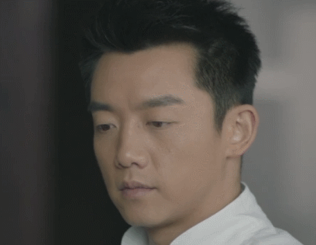 郑恺扭头闭眼无奈gif动图_动态图_表情包下载_soogif