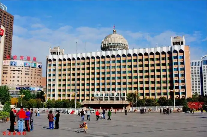 祖国风光(2135)乌鲁木齐人民广场