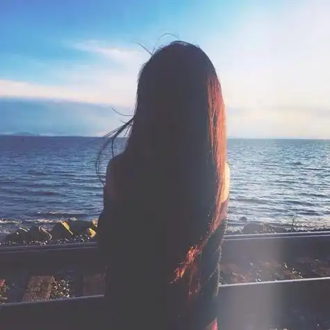 唯美图片女人背影_背影画画唯美图片