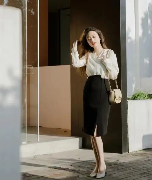 一步裙配什么上衣最好,什么款式的上衣配一步裙好看