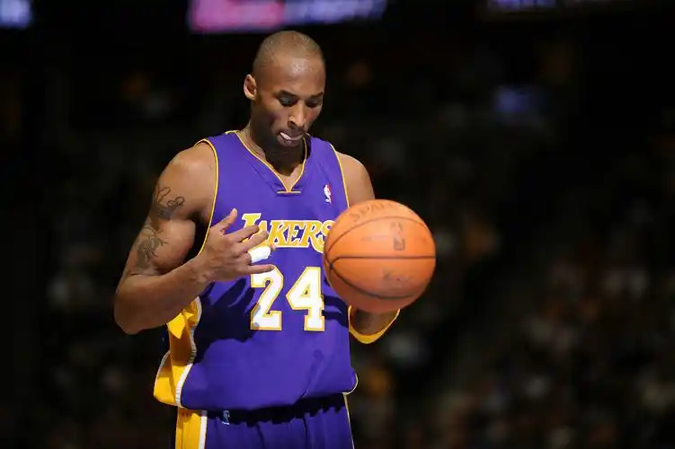 明星陈伟霆桌面壁纸_帅气有型的男神