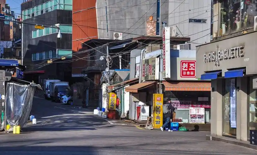 韩国首尔,并不像韩剧中那样高大上,游客却觉得更有烟火气息_城市_街道