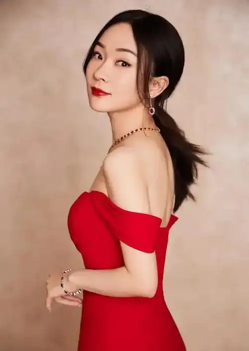 霍思燕露肩露脐短裤(霍思燕的身材挺显身段的)(7)