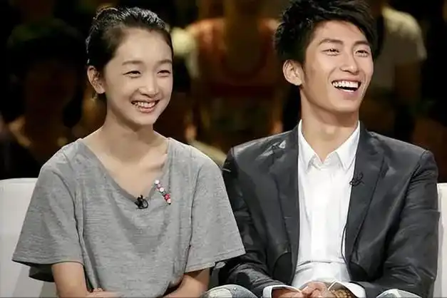 和陈晓做搭档,这段时间内,周冬雨不仅和导演潘安子传