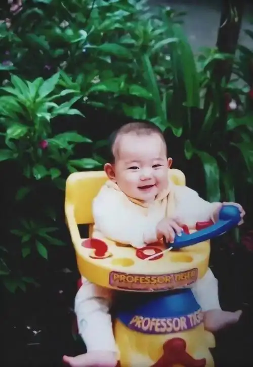 王源童年时期可爱照片合集丸小源软萌上线